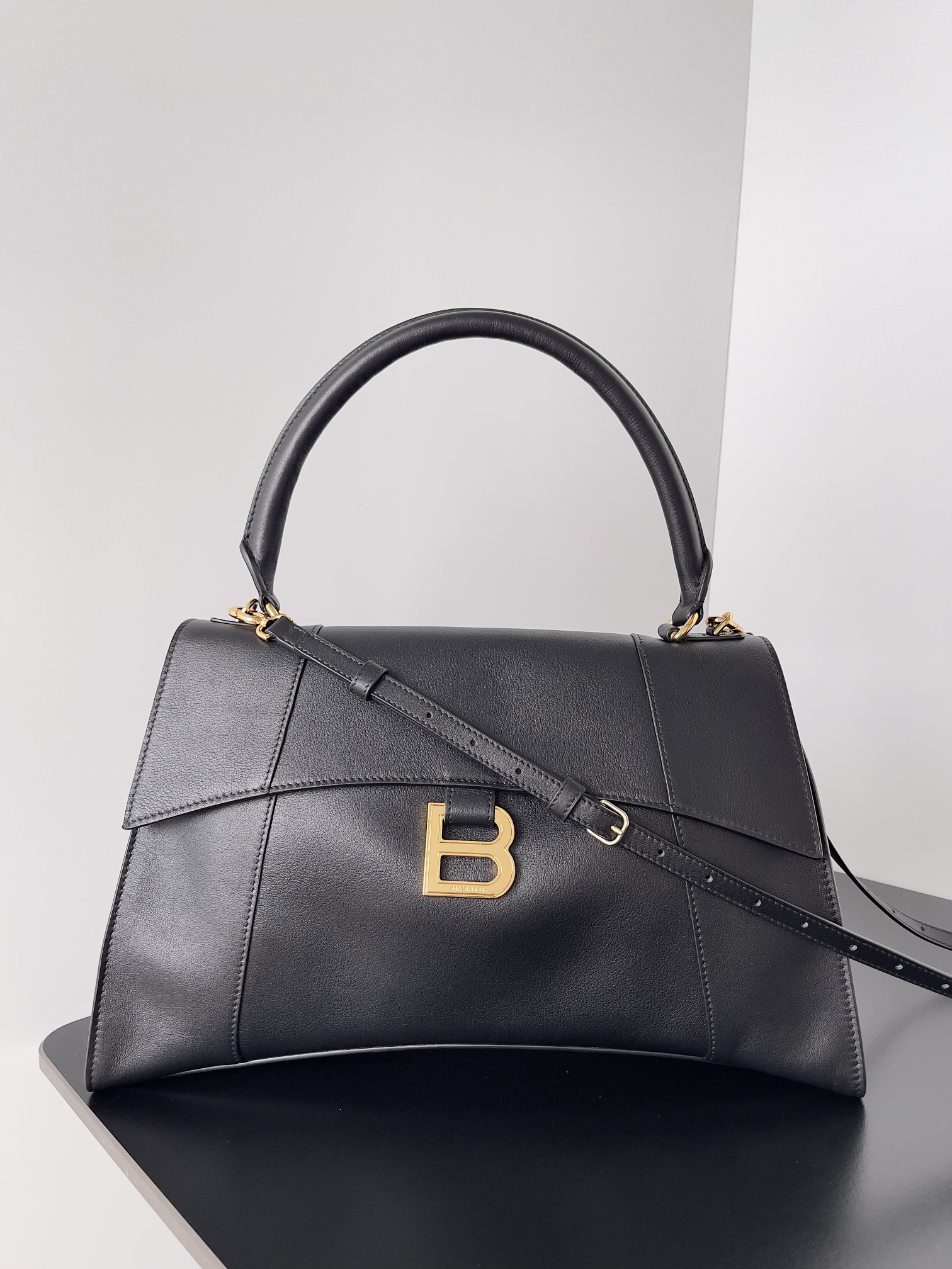 Balenciaga*hourglass soft Hourglass Soft/Medium Black Gold