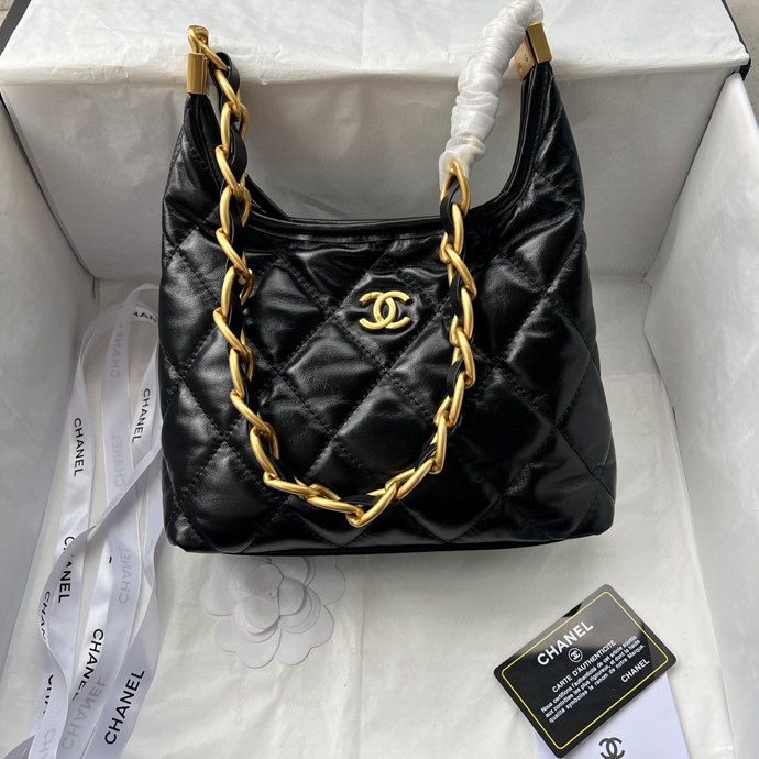 CHANEL24A New Hobo 538 black color