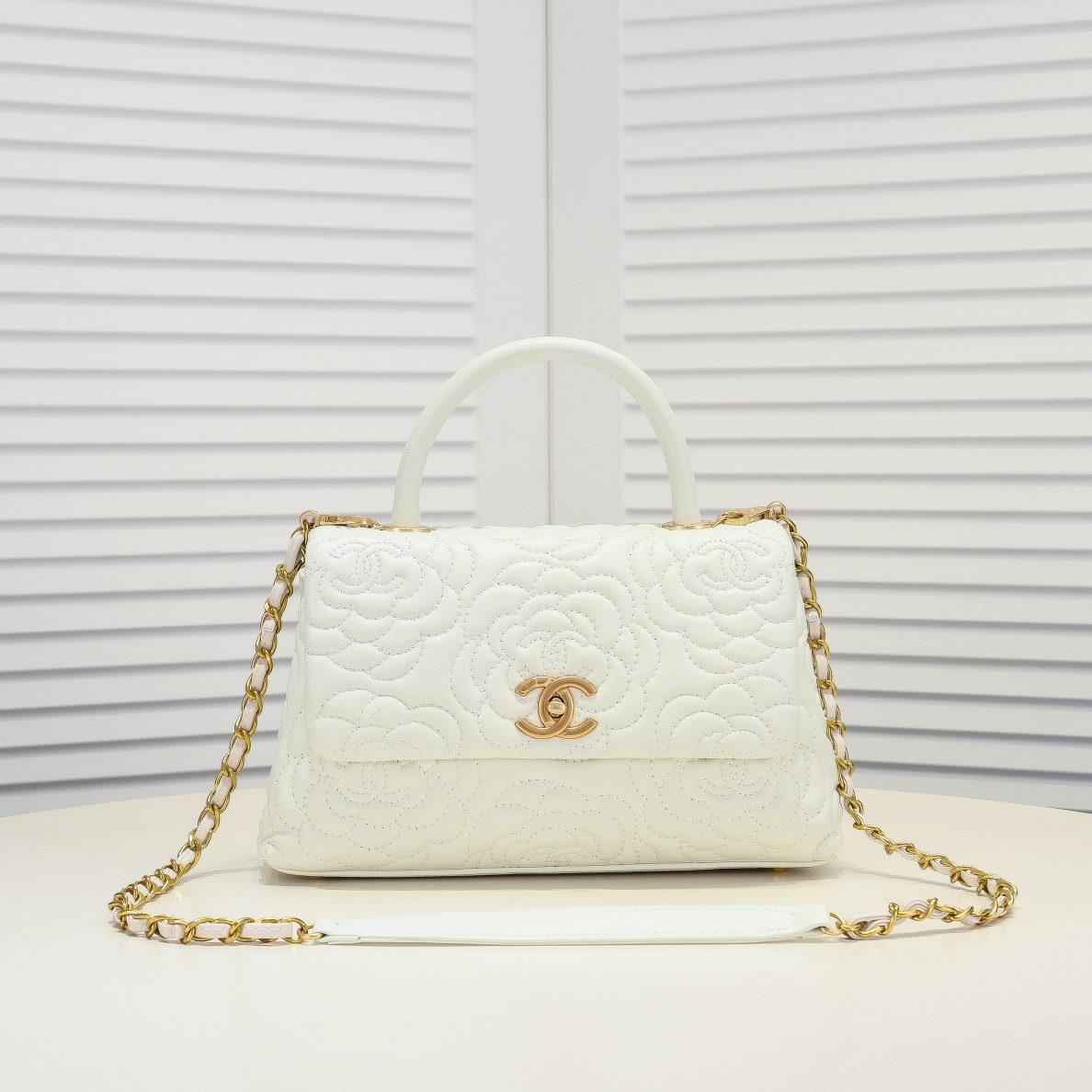 chanel handbags Sheepskin bag 92992 Camellia sinensis white color