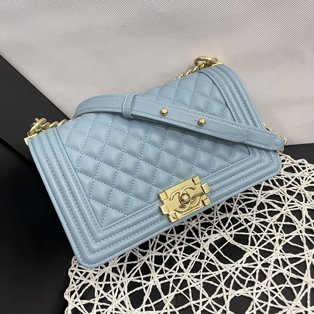 chanel cowhide leather flat shoulder bag 67086 azure