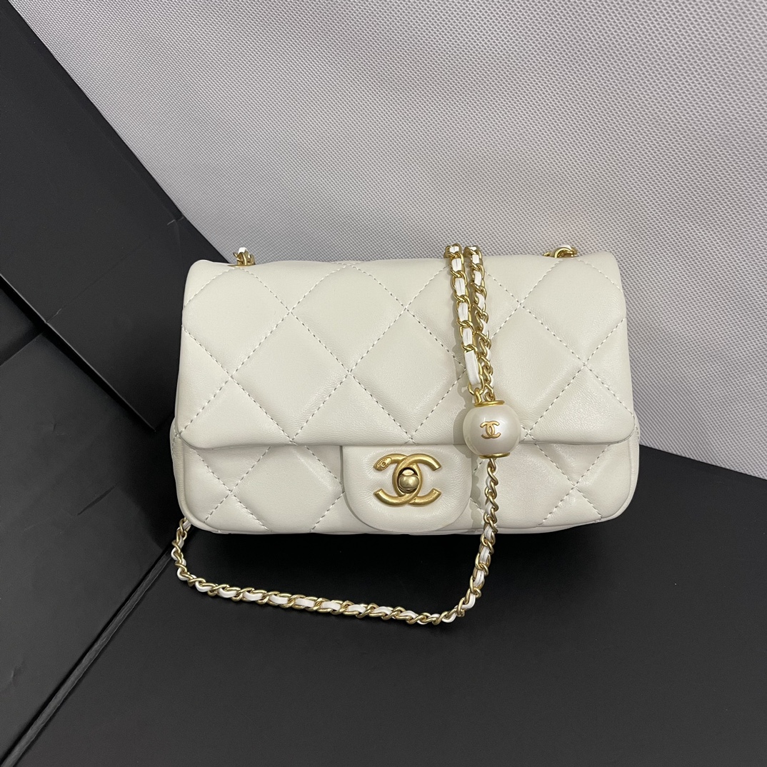 Chanel 24S Pearl Soufflé Fragrance Grandma Classic Mini Fortune Bag 766 Large white