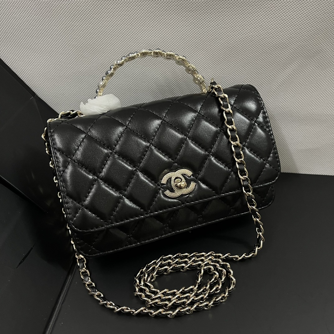 Chanel 24p pearl handle woc 510 Black Three-color&single-ply