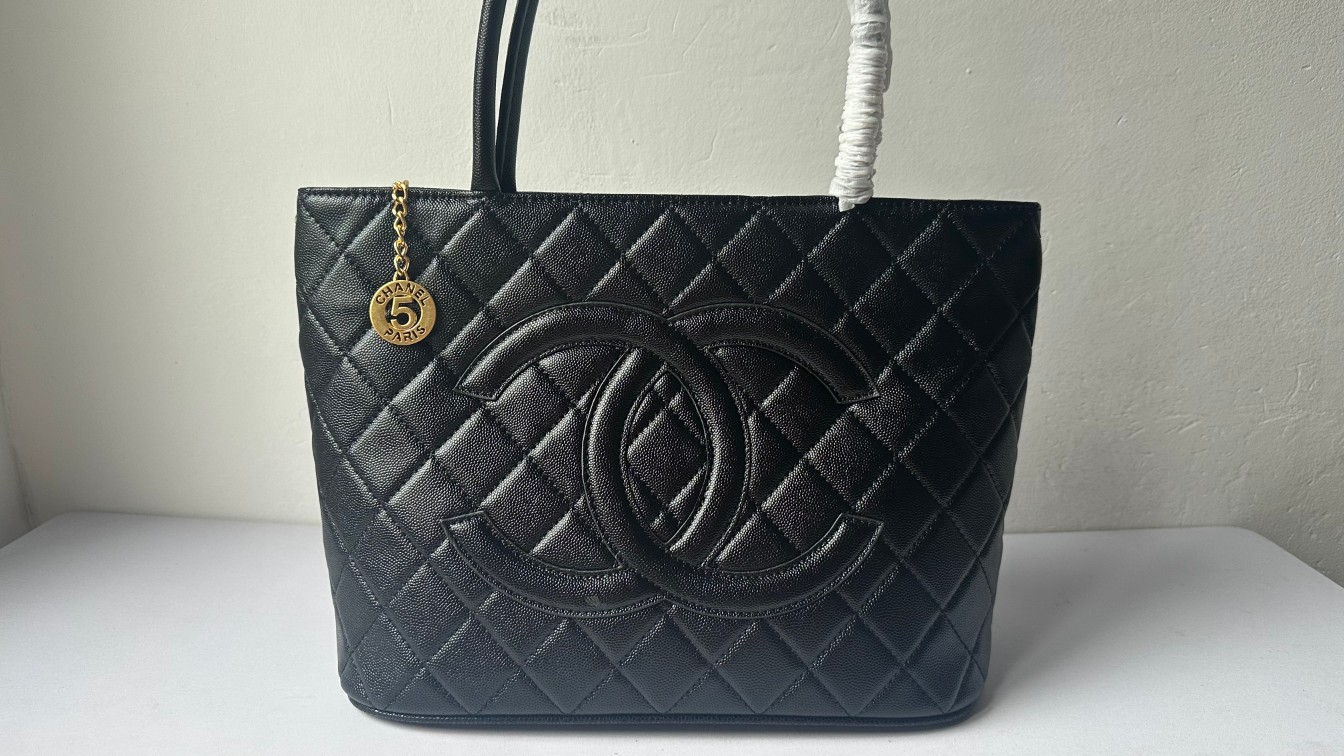 CHANEL Vintagep Hilton Bag 3326 Black