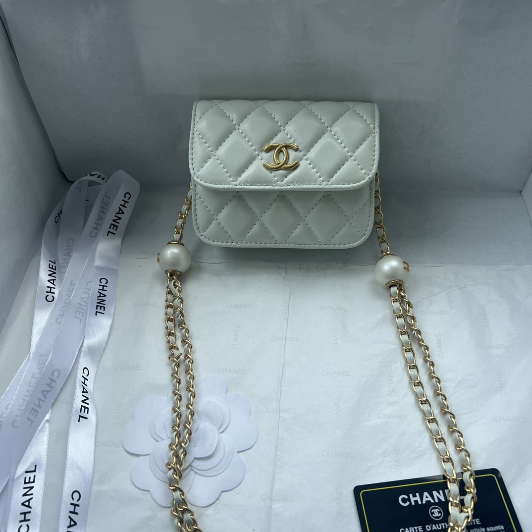 CHANEL 24S ultra-mini bag with pearl adjustable clasp 351 White