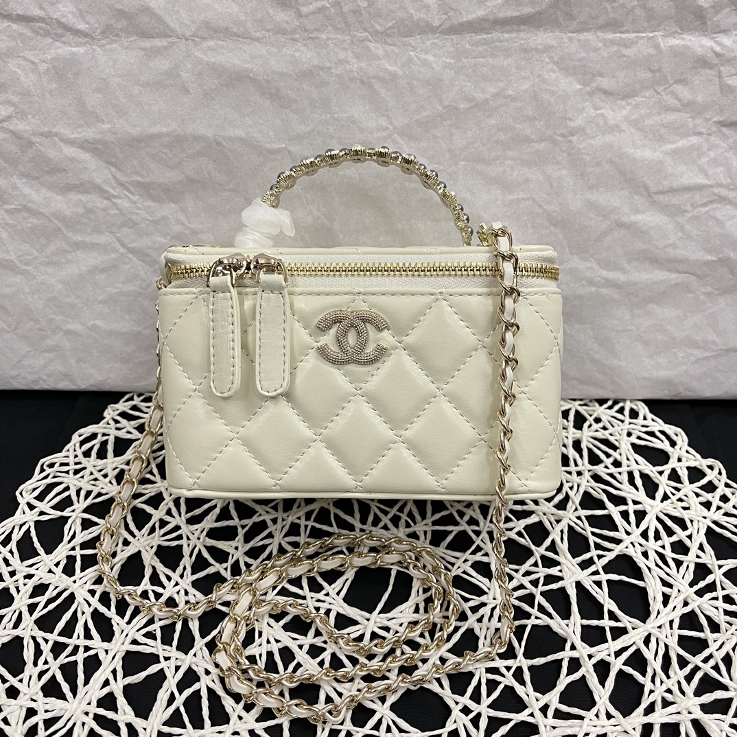 Chanel 24P new rhinestone handheld woc 763-1 cream color