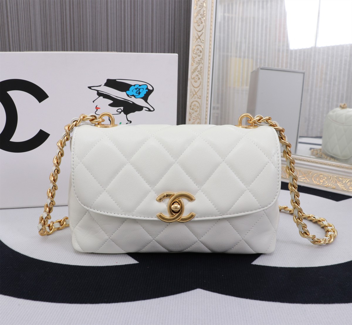 chanel 2024 new thick chain messenger bag 2401 cream color