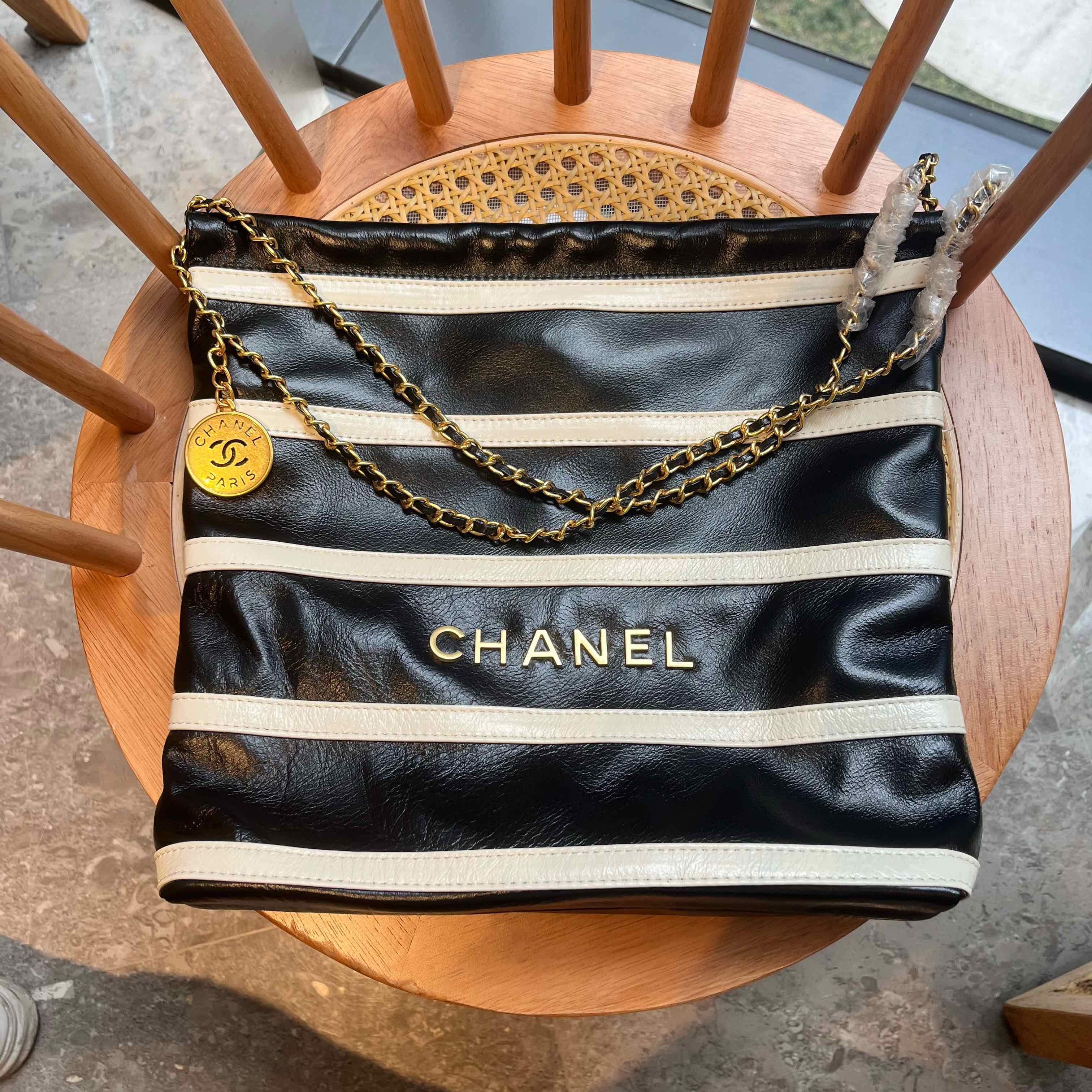 Chanel 24s Medium 22bag Gradient Trash Bag 269 black background with white stripes