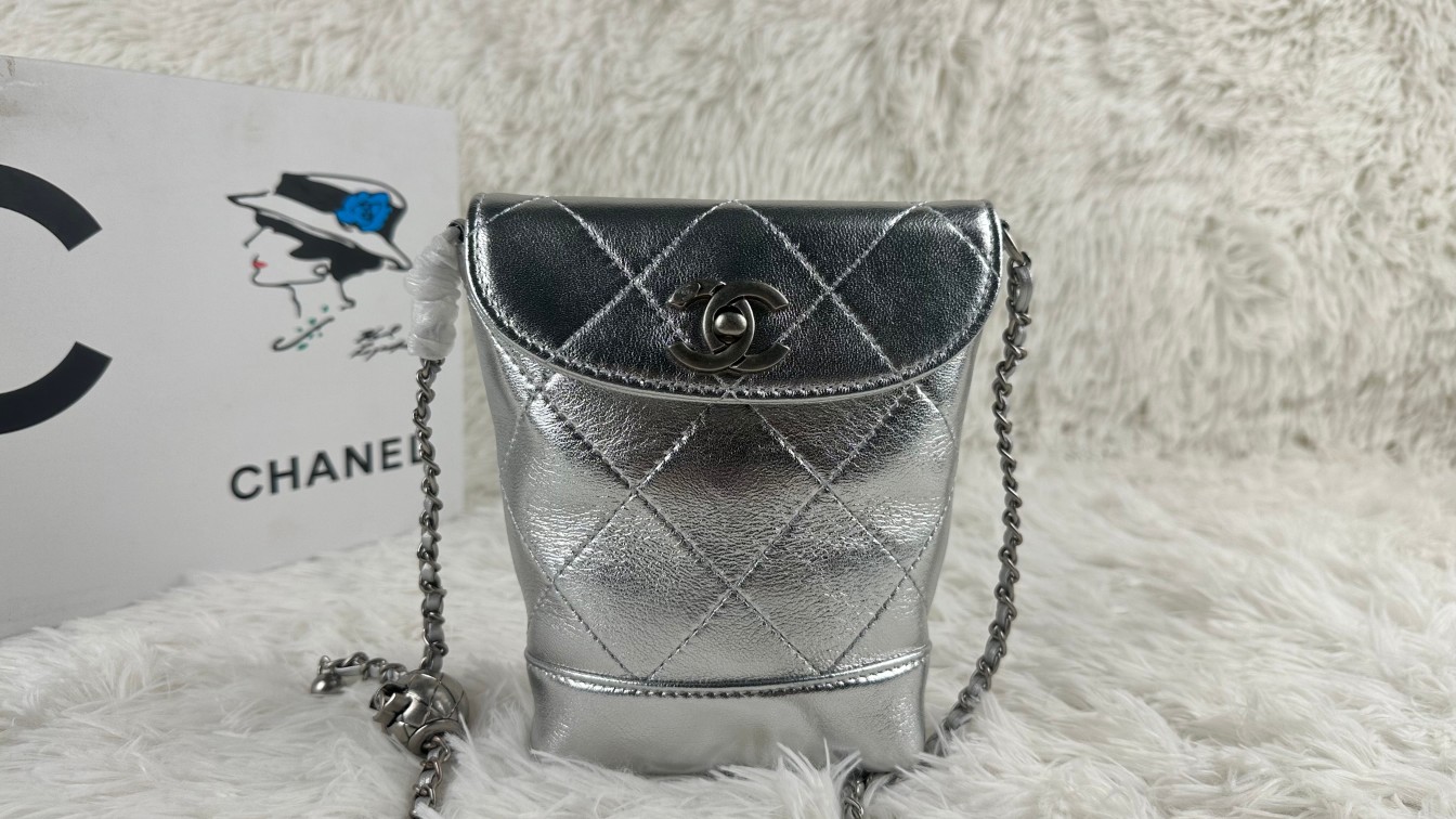 Chanel 2024 new leather lattice chain shoulder bag crossbody small bag 0402 silver