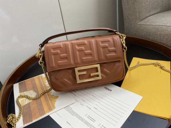 FENDI BAGUETTE FHN-2020-124172