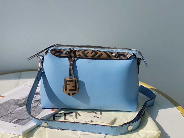 FENDI BY THE WAY MEDIUM FHN-2020-124228