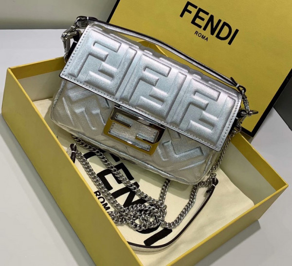 FENDI BAGUETTE FHN-2020-124167