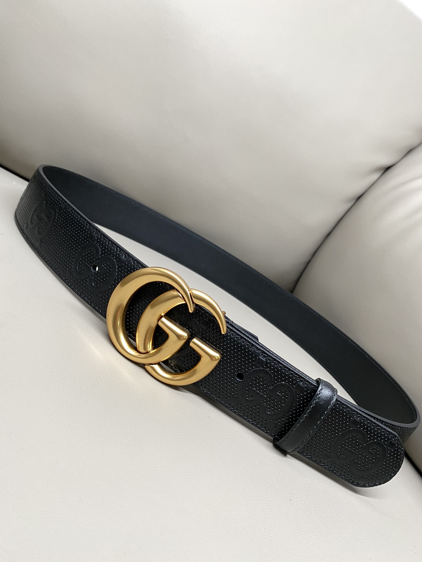 Gucci Classic New Belt 2045