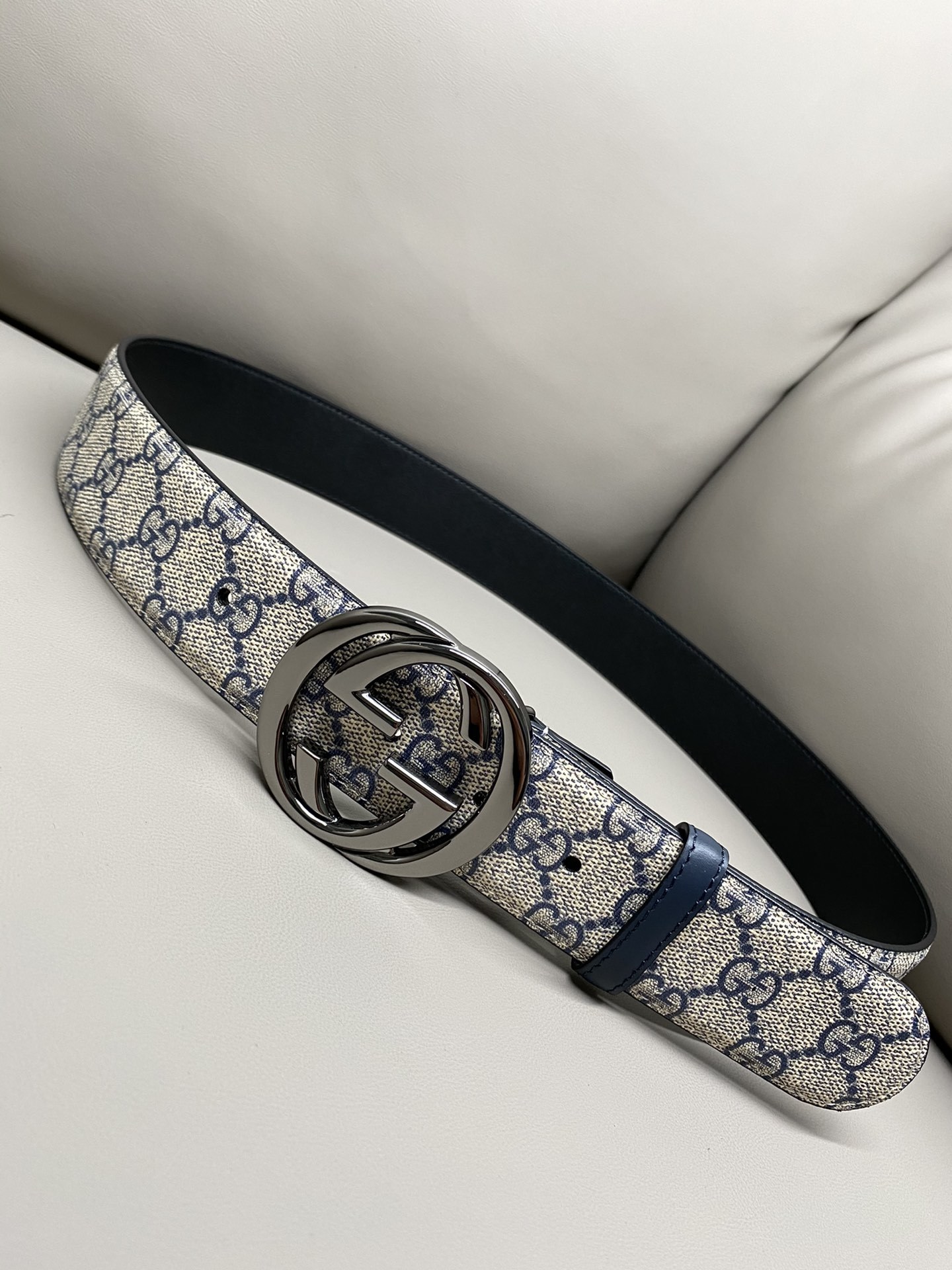 Gucci Classic New Belt 2110