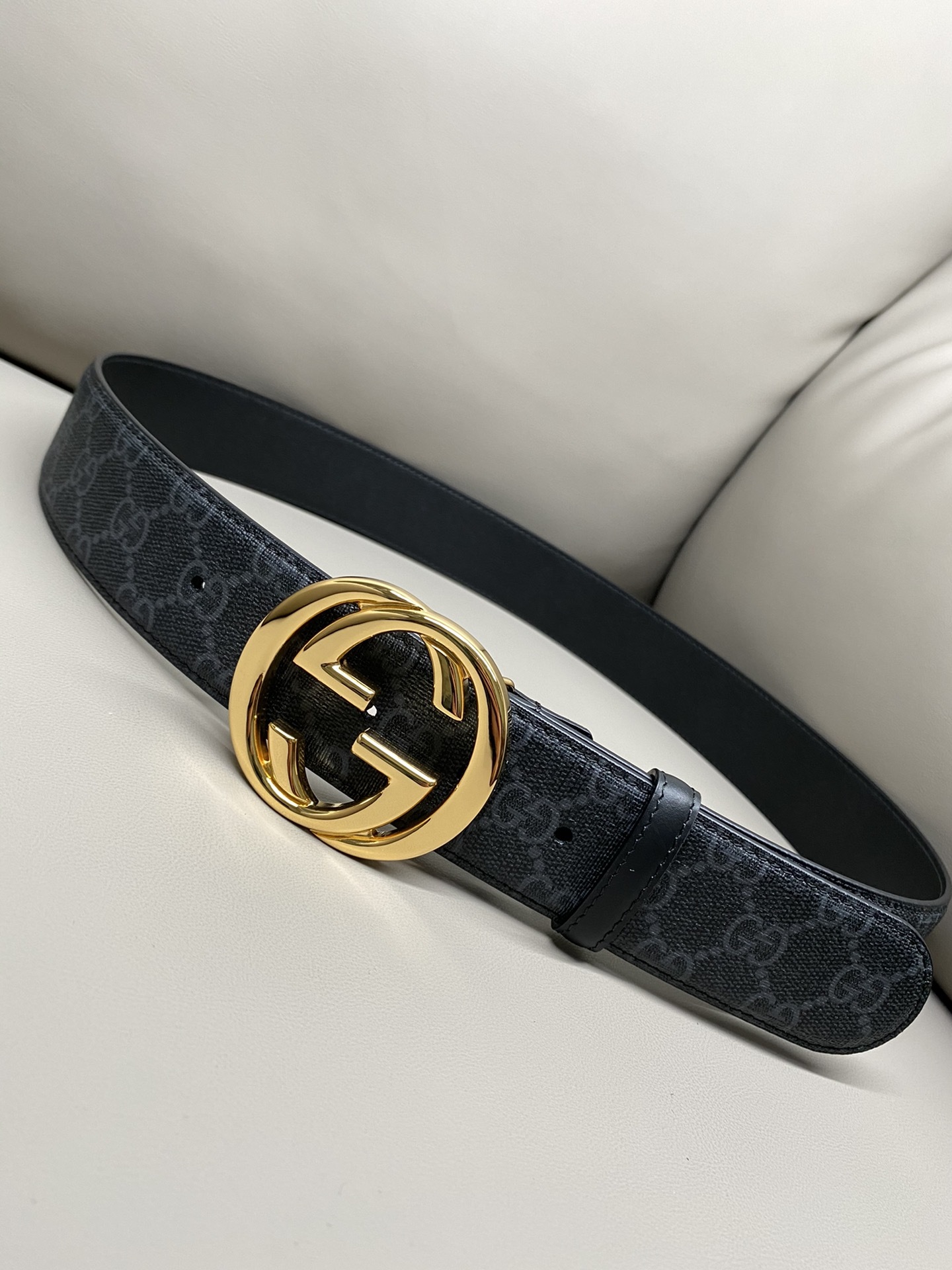 Gucci Classic New Belt 2117