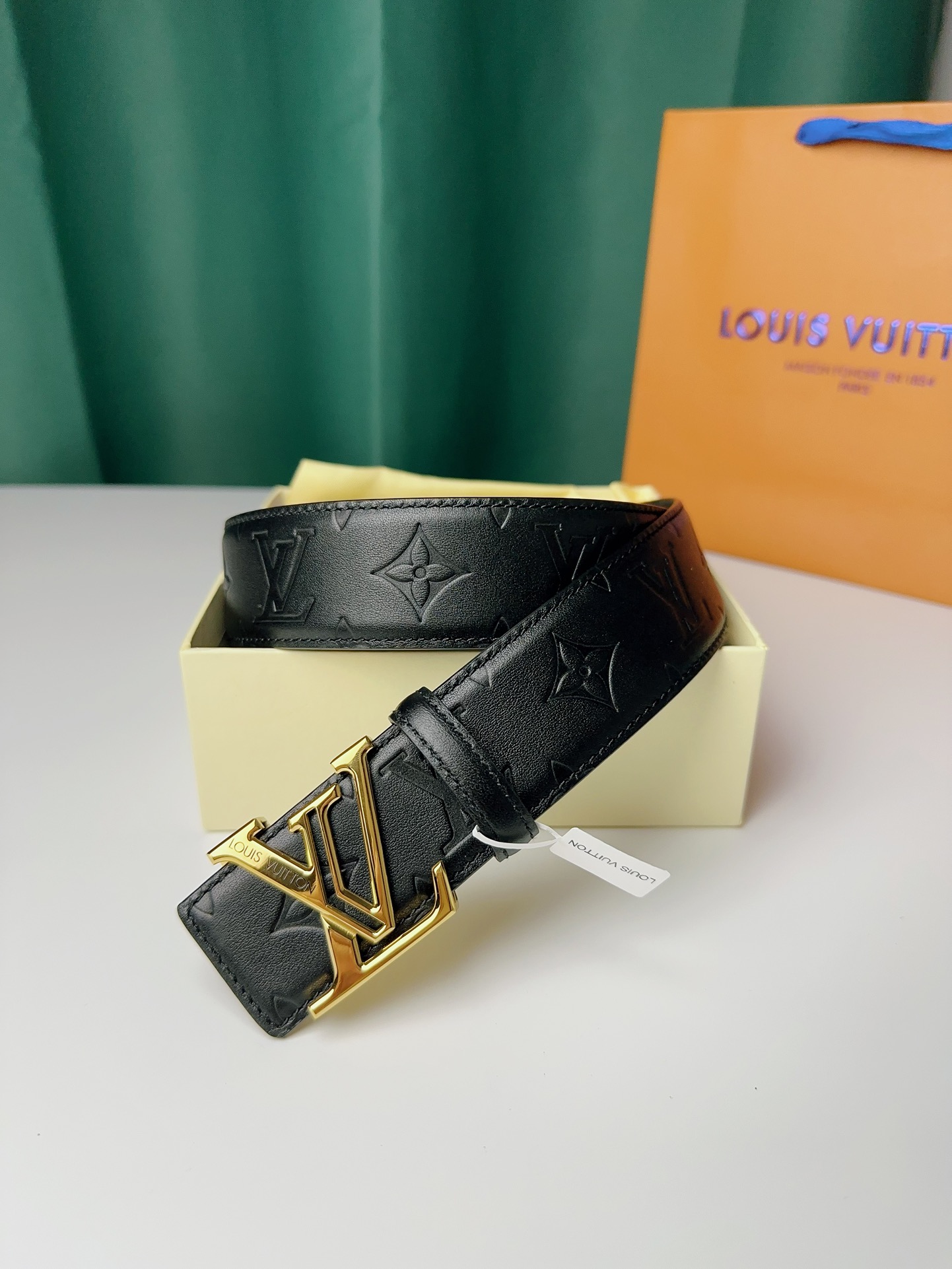 replica Louis vuitton Classic New Belt 2682