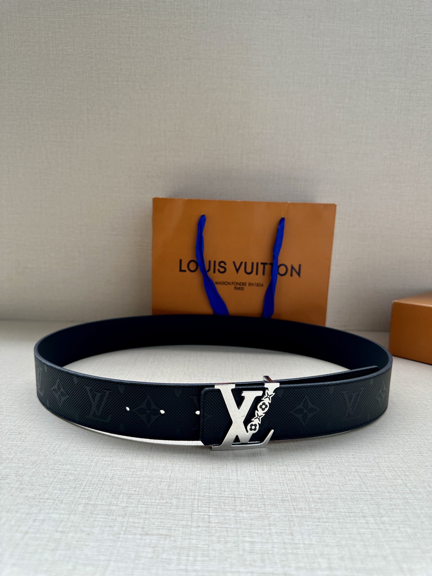 replica Louis vuitton Classic New Belt 2710