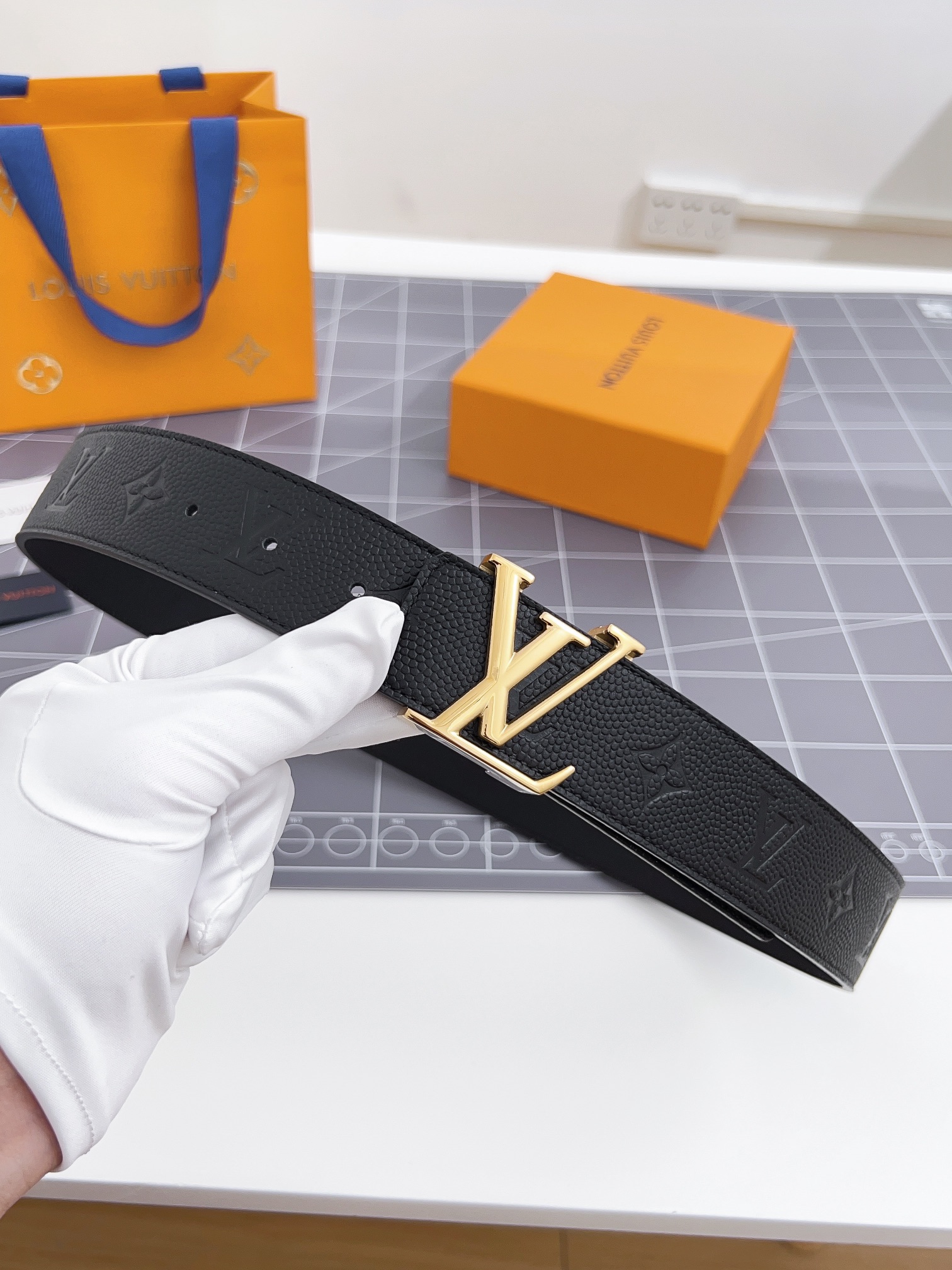 replica Louis vuitton Classic New Belt 2729