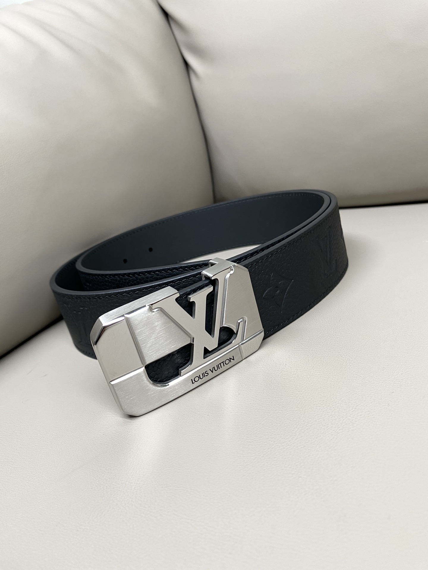 replica Louis vuitton Classic New Belt 2897