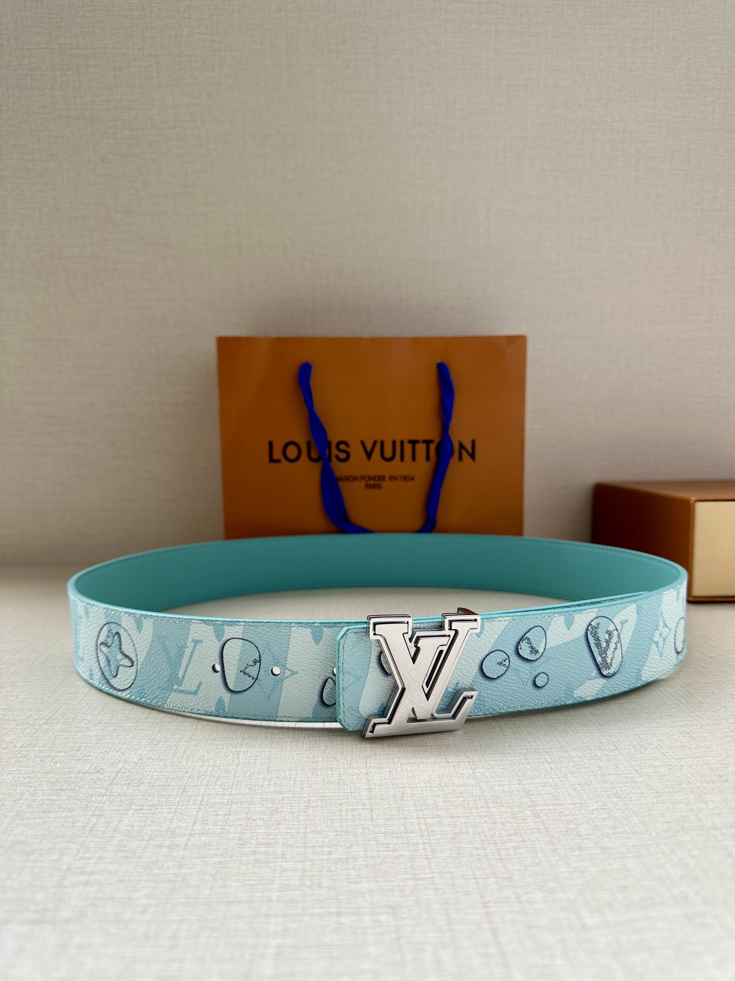 replica Louis vuitton Classic New Belt 3074