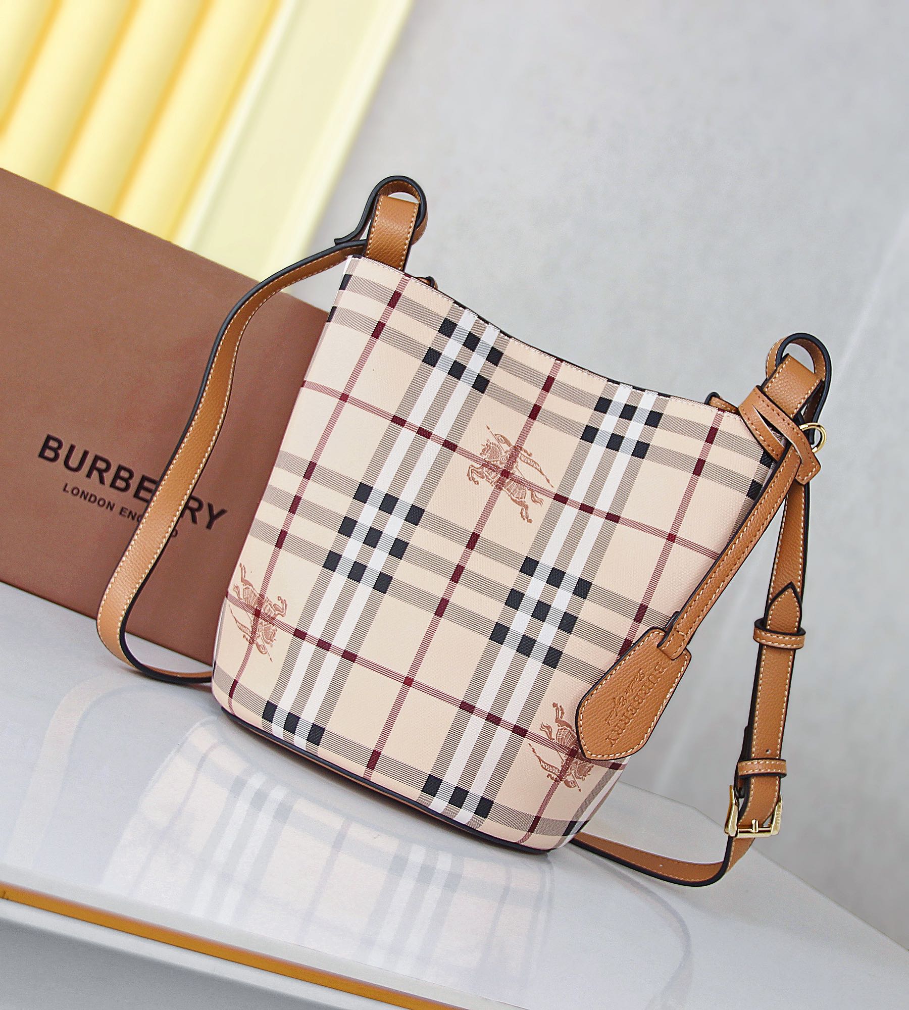 replica Burberry Classic Bag 1561-1054