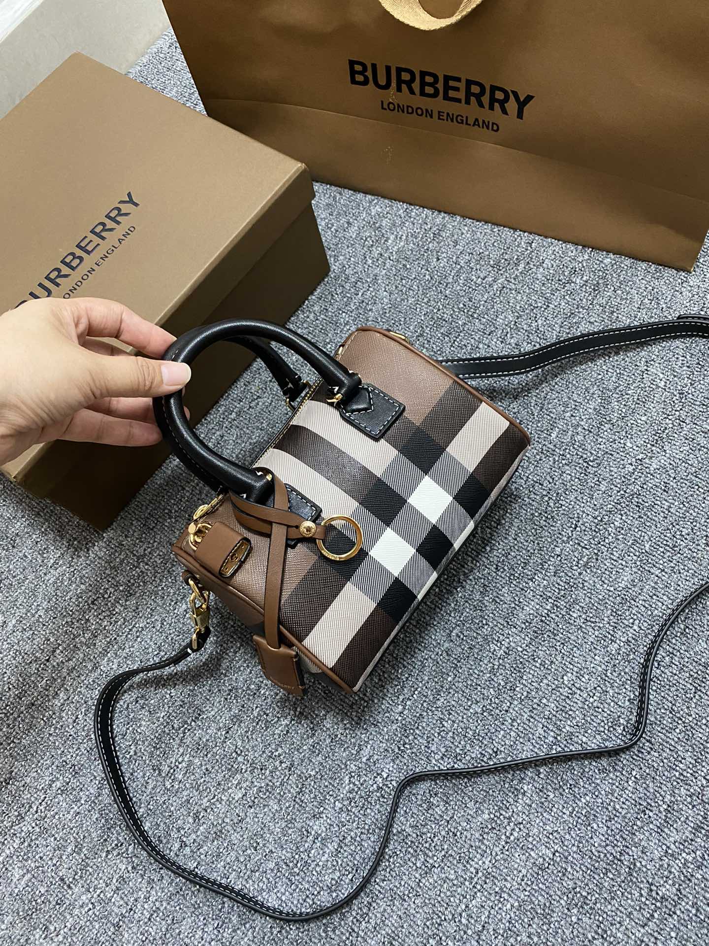 replica Burberry Classic Bag 7088-1113