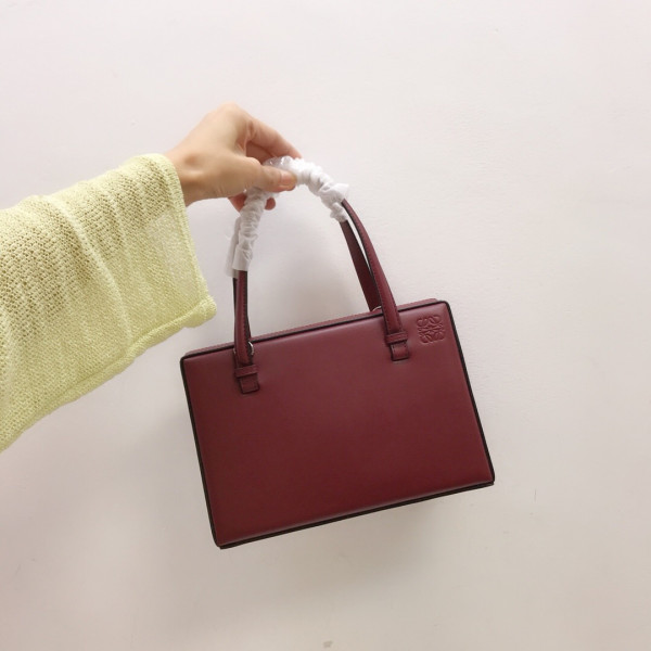 LOEWE Replica POSTAL BAG FHN-2020-125733