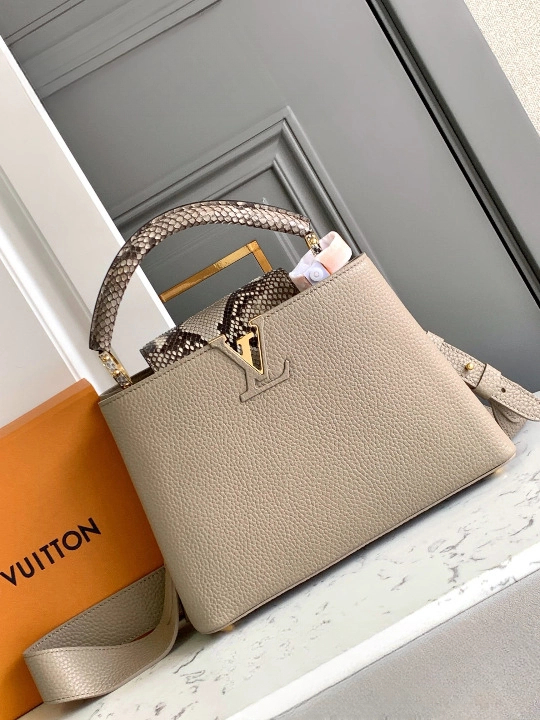 Louis Vuitton Capucines Bag M80071